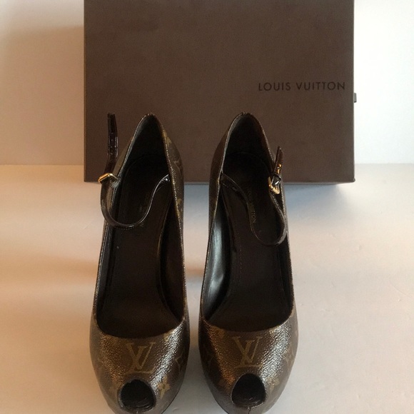 Louis Vuitton stiletto heels - Picture 1 of 8